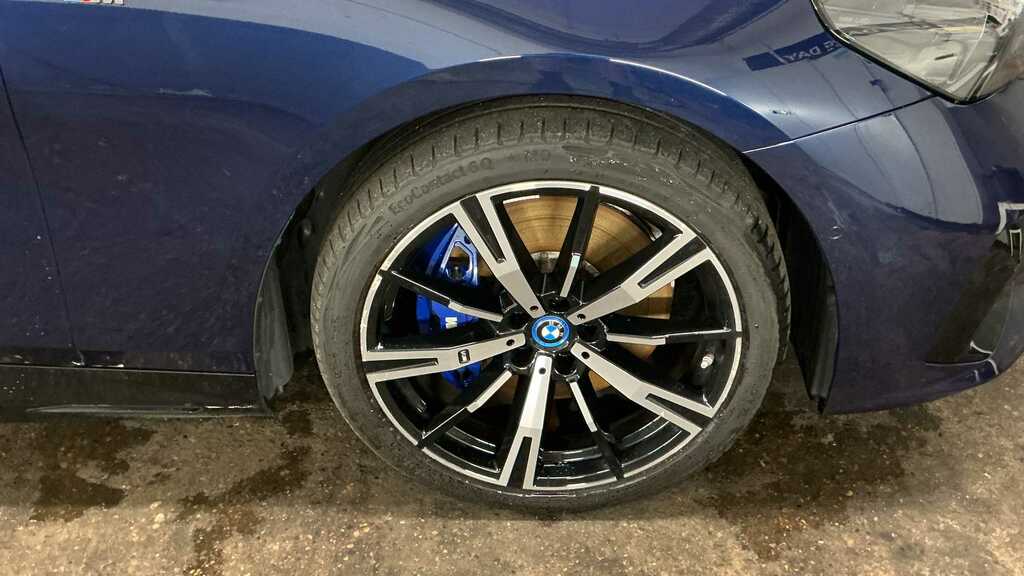 BMW i5 250Kw Edrive40 M Sport Pro 84Kwh 2024 LB73RHF Blue #5