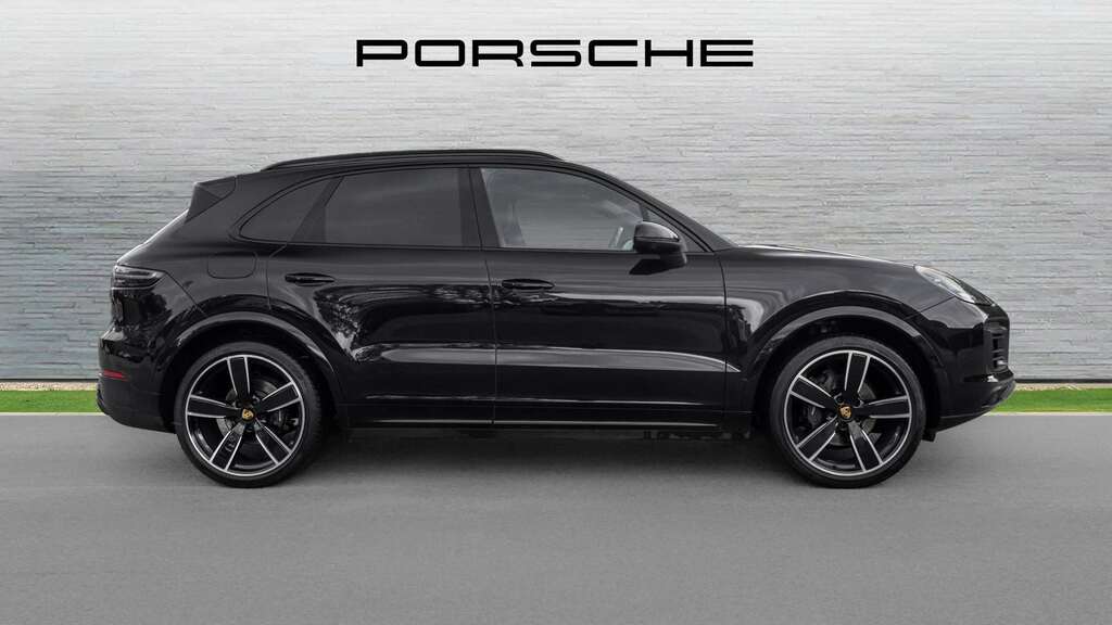 Porsche Cayenne V6 2022 Black