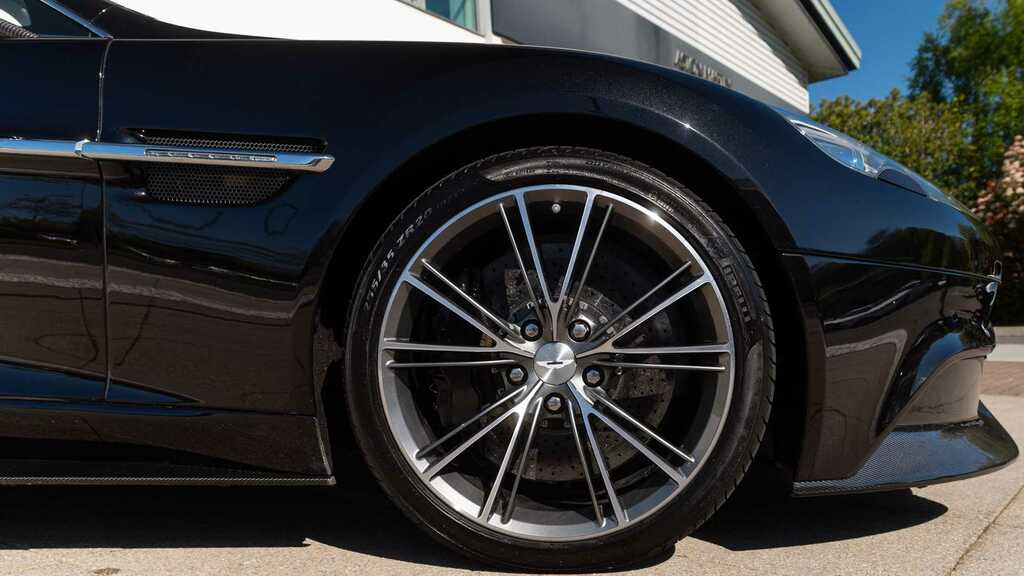 Aston Martin Vanquish V12 568 Volante Touchtronic 2015 Black #3