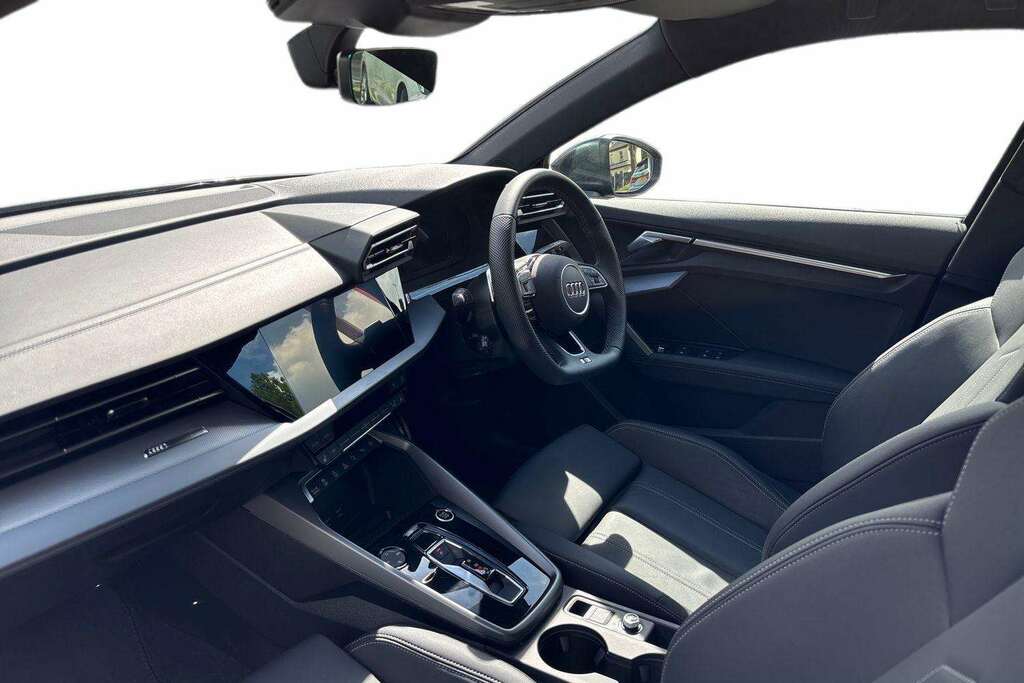 Audi A3 1.5 Tfsi 150 S Line S Tronic 2025 LR75PXY Black #2
