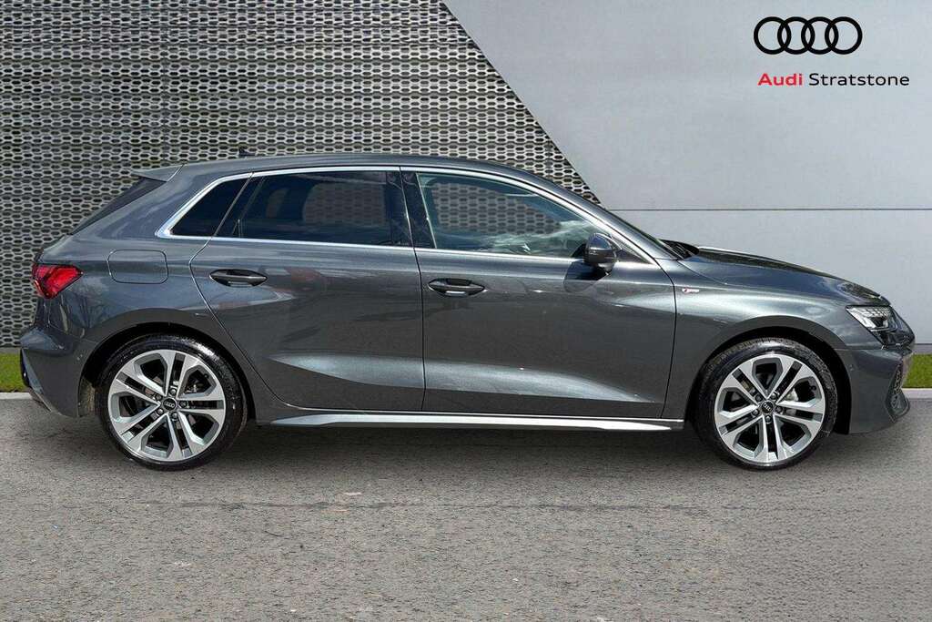 Audi A3 1.5 Tfsi 150 S Line S Tronic 2025 LR75PXY Black #4