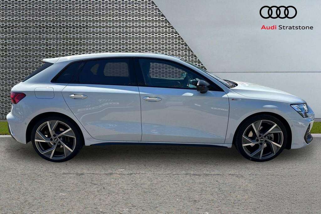 Audi A3 1.5 Tfsi 150 Black Edition S Tronic 2025 LM75CLY White #4