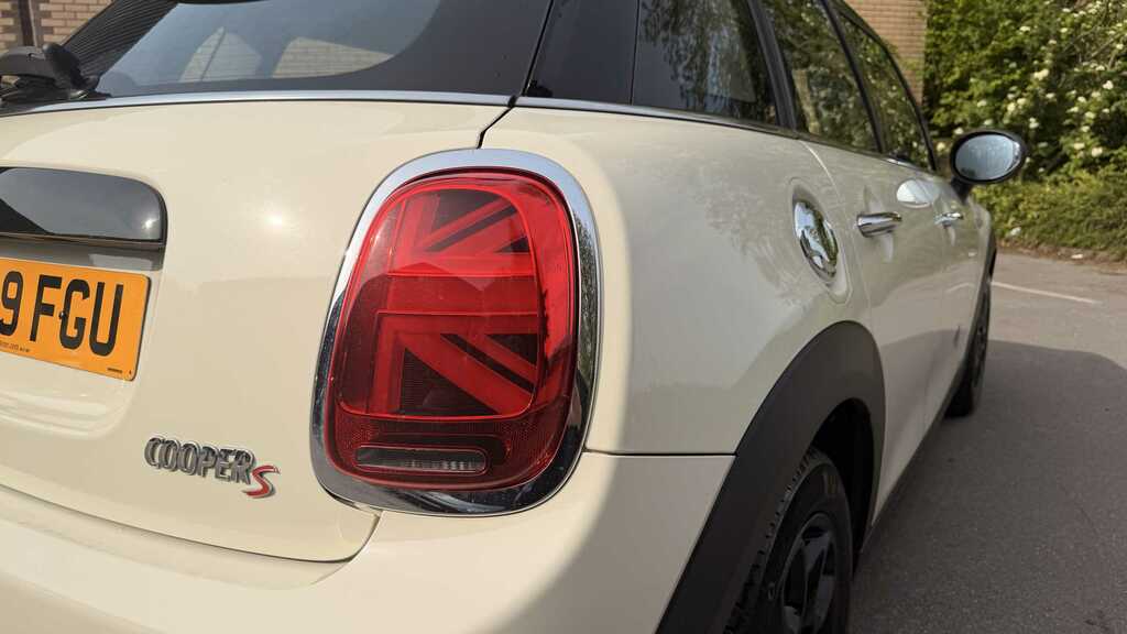 Mini Hatch 2.0 Cooper S Classic II Comfort Pack 20 AE69FGU White #4