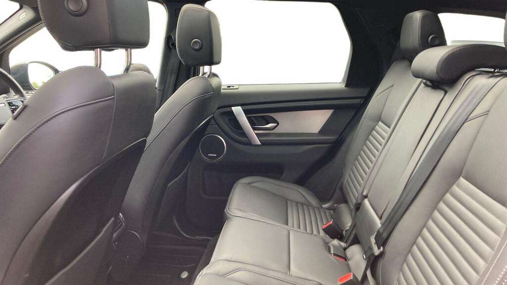 Land Rover Discovery Sport 2.0 D200 Dynamic Hse 7 Seat 2025 BT75MLZ Black #4