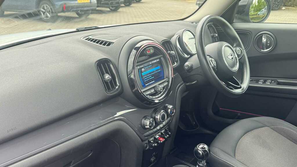 Mini Countryman 1.5 Cooper Classic 2019 YJ69ZPY White #6