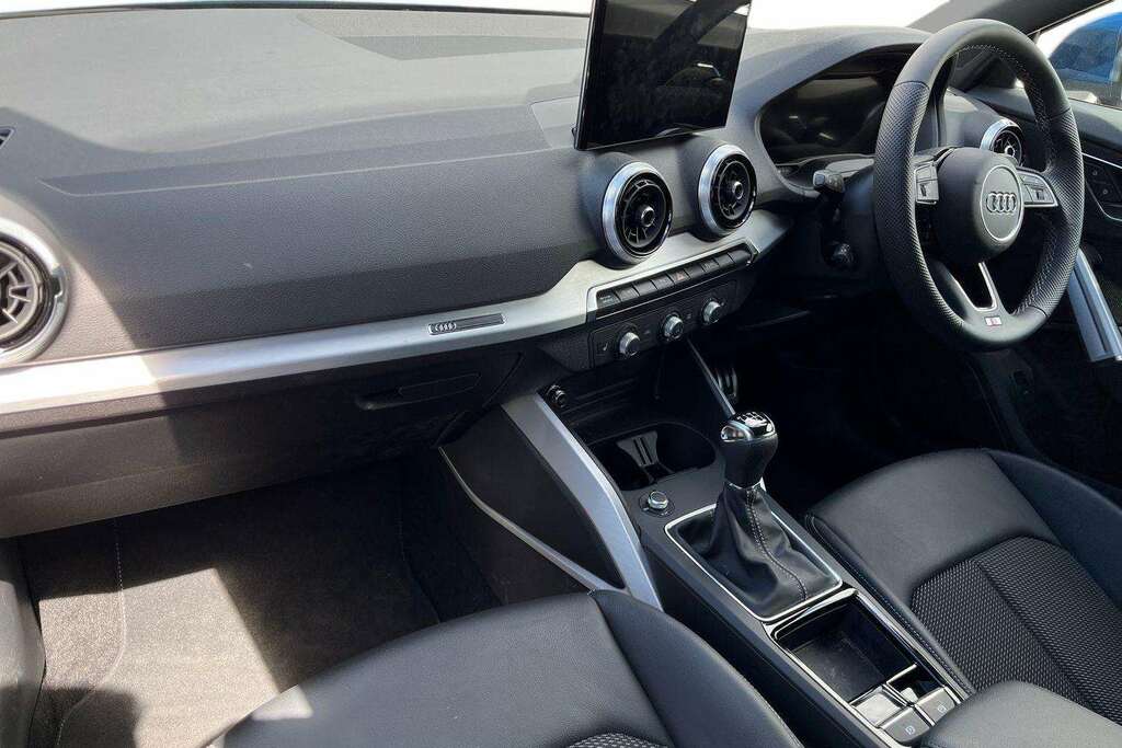Audi Q2 30 Tfsi 116 S Line 2025 Blue