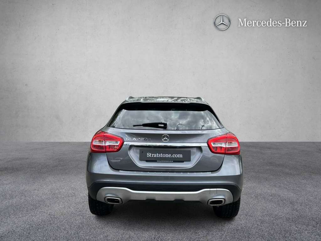 Mercedes-Benz GLA Class 200D Sport 2018 Grey #5