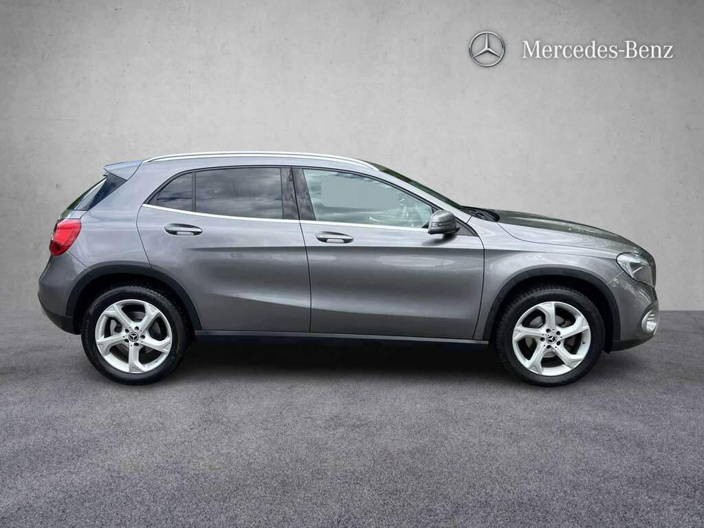 Mercedes-Benz GLA Class 200D Sport 2018 Grey #4