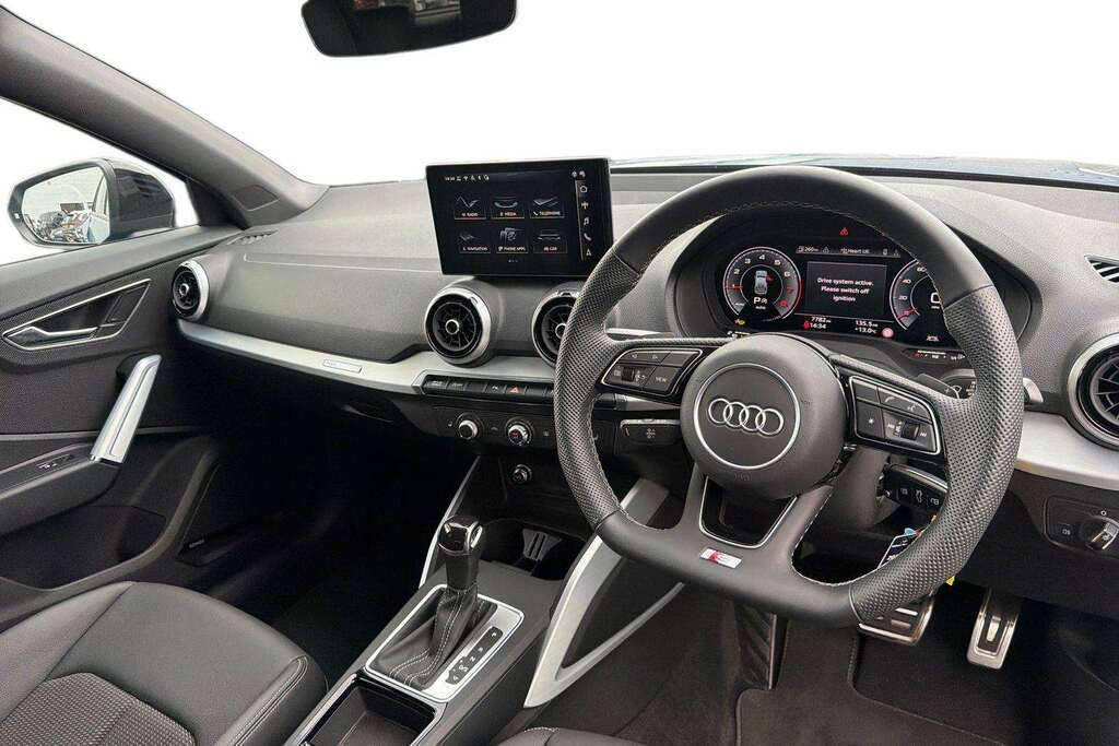 Audi Q2 35 Tfsi Black Edition S Tronic 2025 KR25XZL Blue #6
