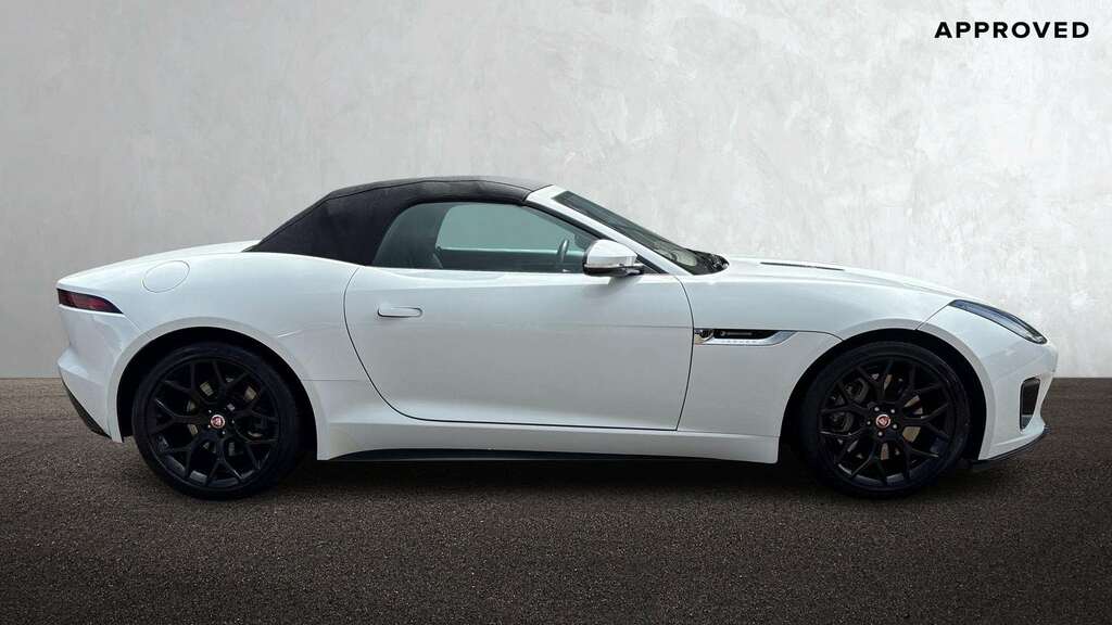 Jaguar F-Type 3.0 Supercharged V6 R-dynamic 2019 RO69SZV White #4