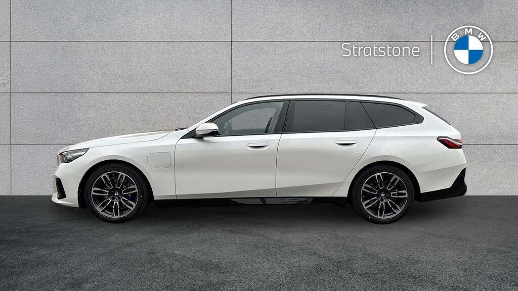 BMW 5 Series 530E M Sport 2026 GF26TGE White #4