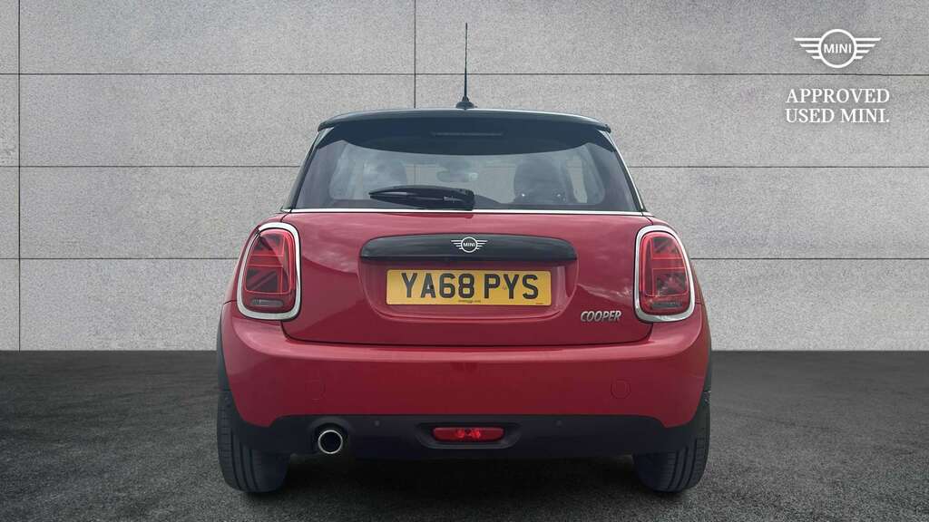 Mini Hatch 1.5 Cooper Classic II Comfortnav Pack YA68PYS Red #2