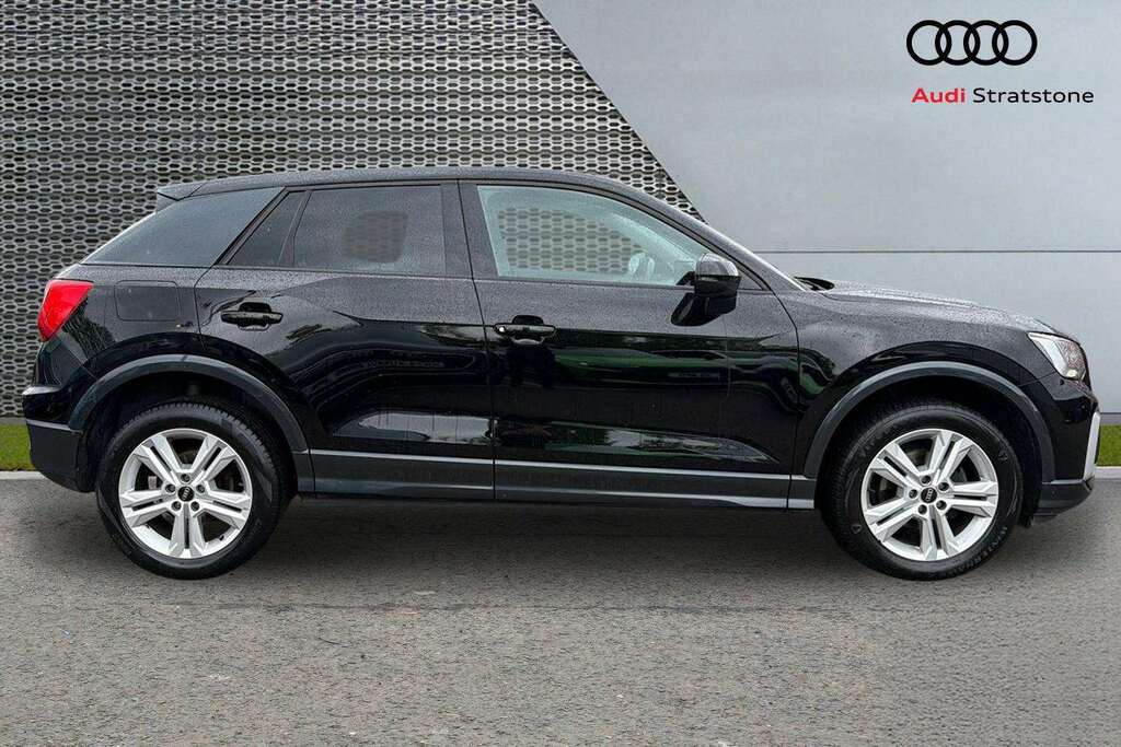 Audi Q2 35 Tfsi Sport S Tronic 2022 KN22UEK Black #4