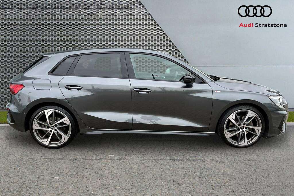 Audi A3 35 Tfsi Black Edition 2024 DG24FWL Grey #4