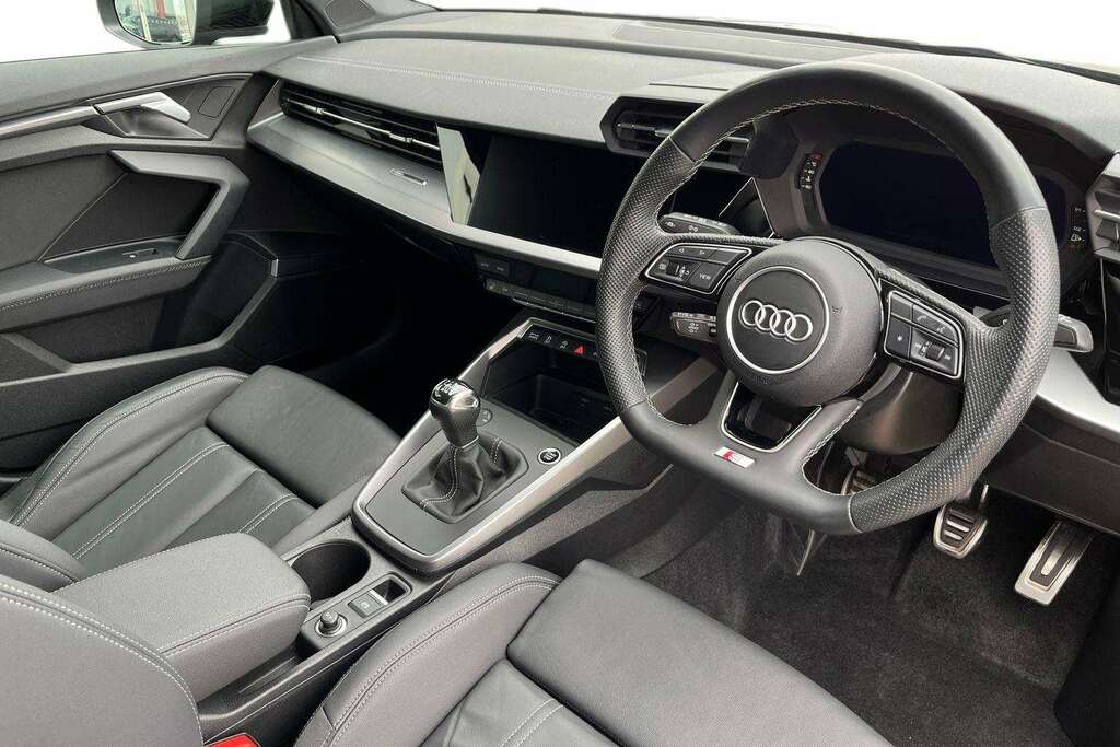 Audi A3 35 Tfsi Black Edition 2024 DG24FWL Grey #6