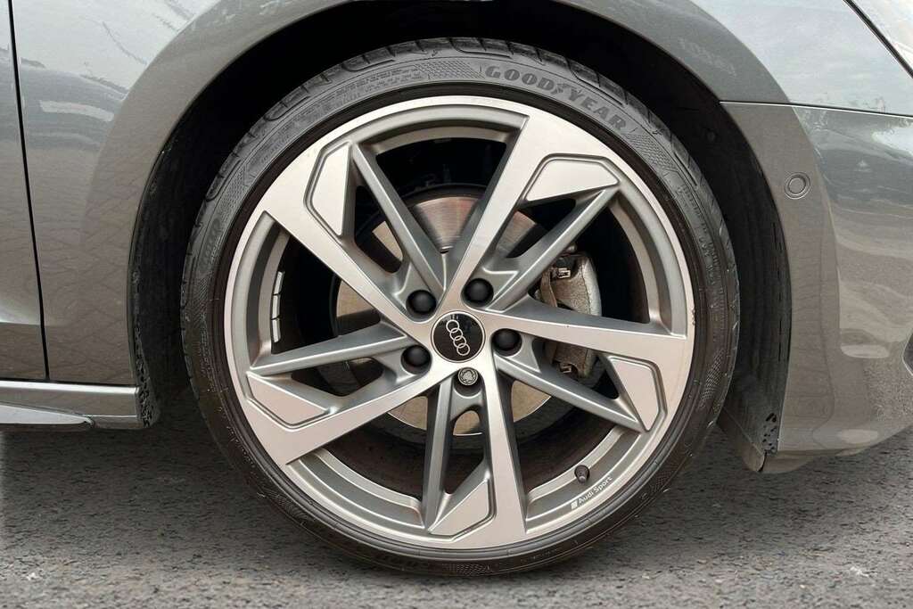 Audi A3 35 Tfsi Black Edition 2024 DG24FWL Grey #5