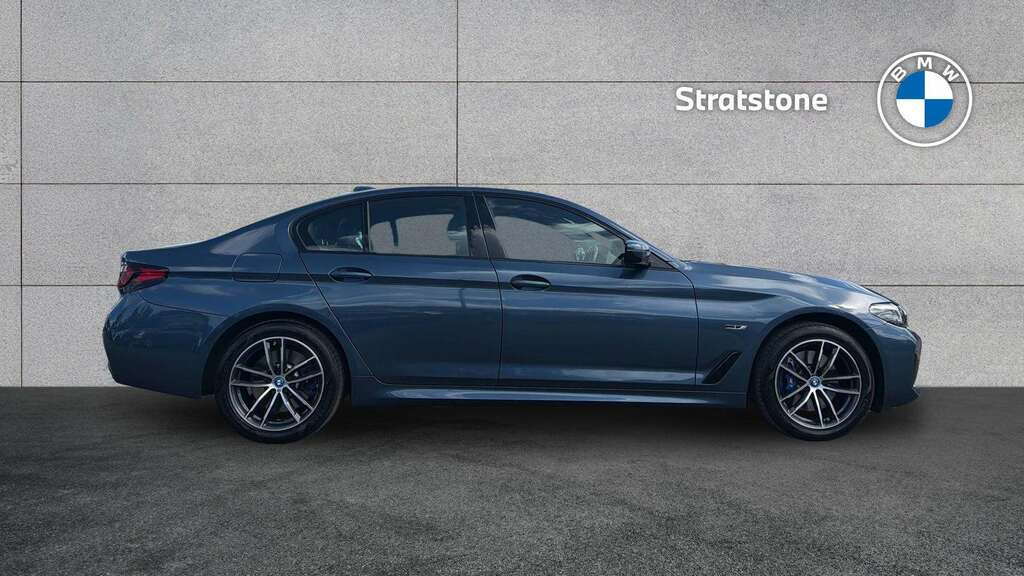 BMW 5 Series 530E M Sport 2023 KN23OFM Blue #3