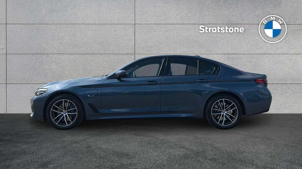 BMW 5 Series 530E M Sport 2023 KN23OFM Blue #4