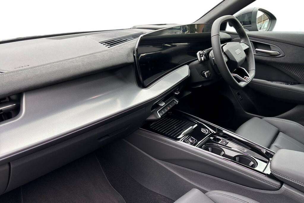 Audi Q3 1.5 Tfsi S Line S Tronic Soundvision Pack 2 LS26VUC Black #2