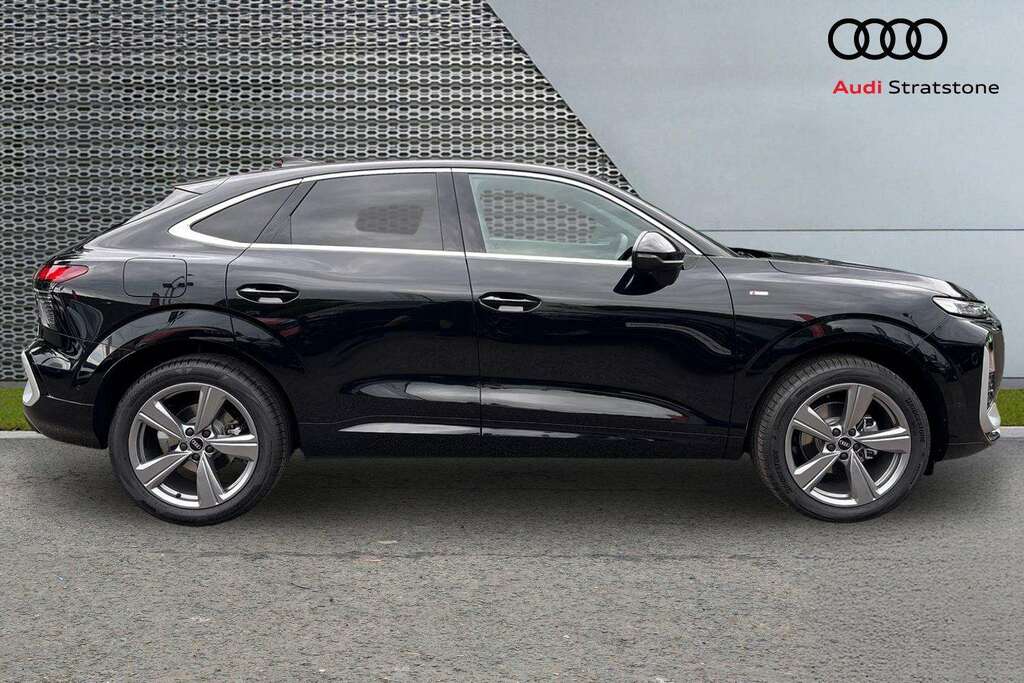 Audi Q3 1.5 Tfsi S Line S Tronic Soundvision Pack 2 LS26VUC Black #4