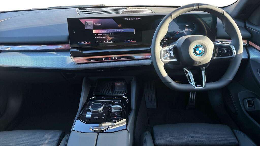 BMW i5 250Kw Edrive40 M Sport Pro 84Kwh 2025 GD75KRK Black #5