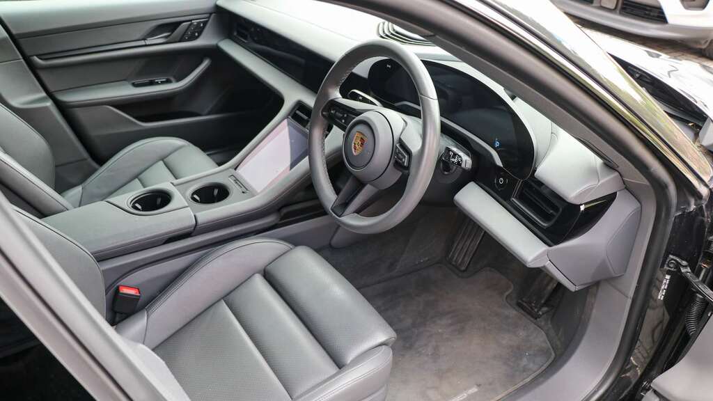 Porsche Taycan 4S Sport Turismo 2024 MD73YNT Grey #5