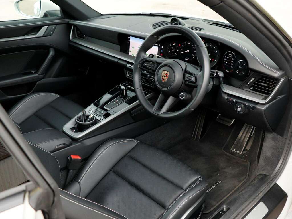 Porsche 911 Carrera 2023 2023 YH73AMA #6