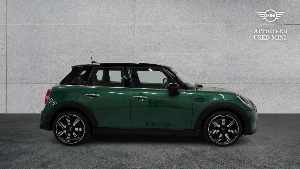 Mini Hatch 1.5 Cooper Exclusive 2022 YO22UJF Green #2