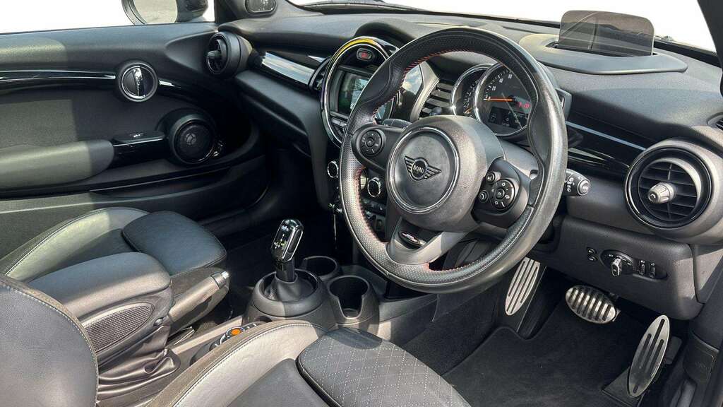 Mini Hatch 1.5 Cooper Sport II 2019 GK69ZNL Black #5