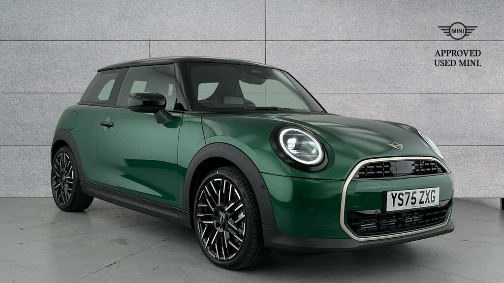 Mini Hatch 1.5 C Exclusive 2025 Green