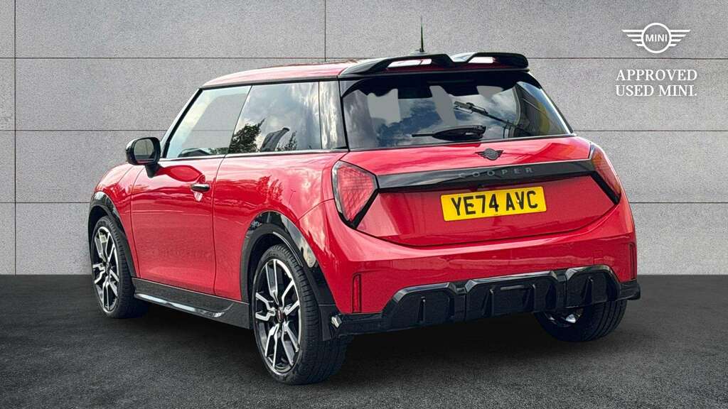 Mini Hatch 1.5 C Sport 2024 YE74AVC Red #2