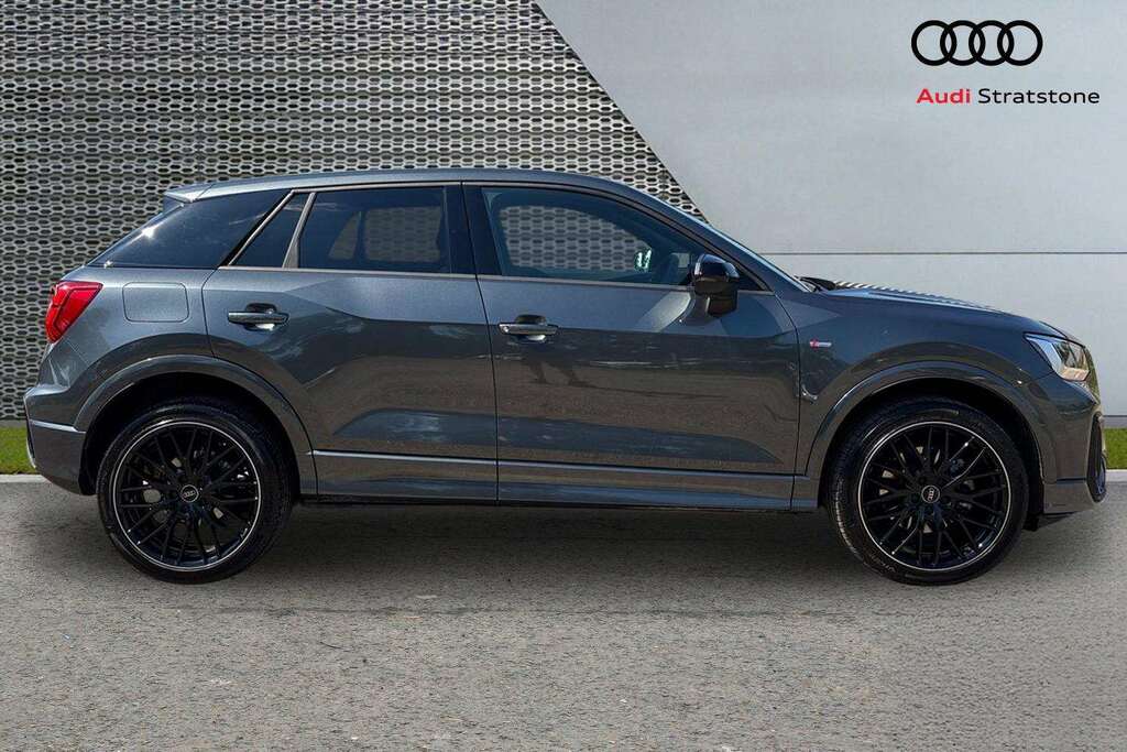 Audi Q2 30 Tfsi 116 Black Edition Tech 2025 LS75UBE Grey #4
