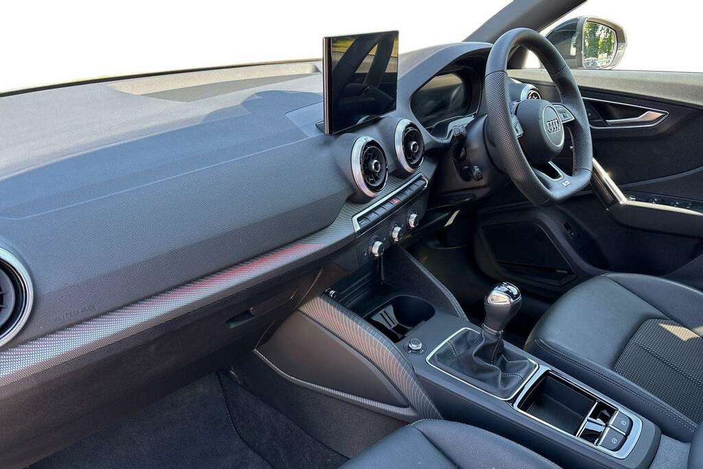 Audi Q2 30 Tfsi 116 Black Edition Tech 2025 LS75UBE Grey #2
