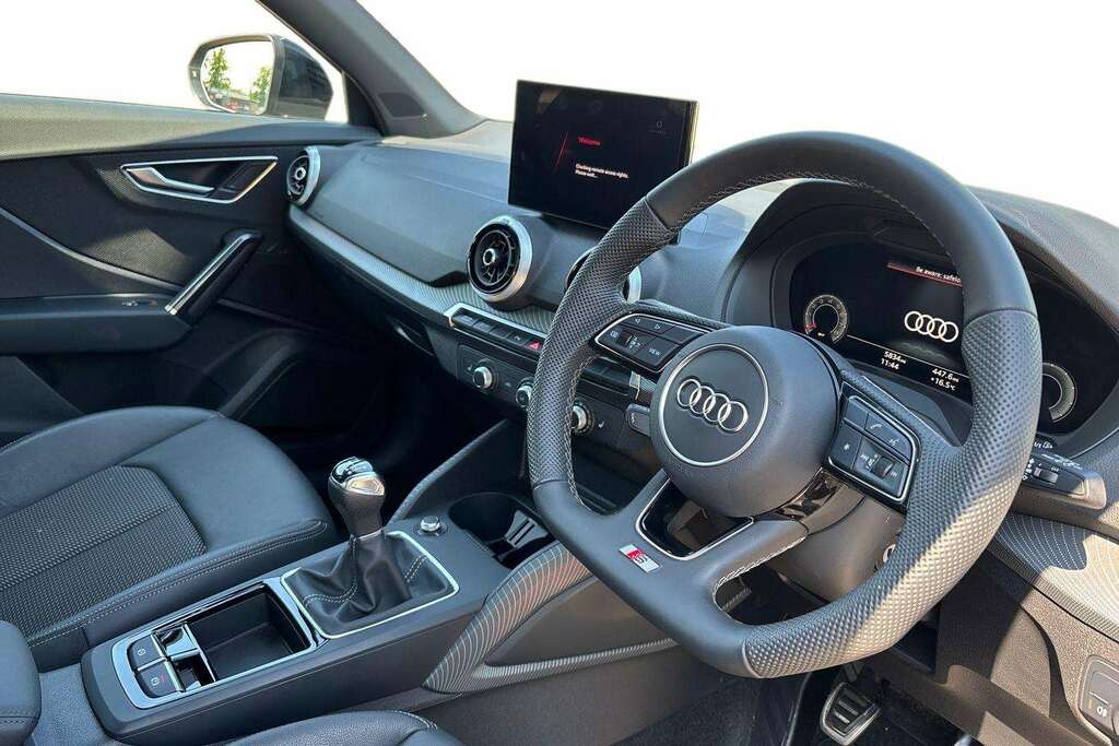 Audi Q2 30 Tfsi 116 Black Edition Tech 2025 LS75UBE Grey #6