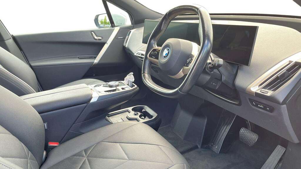BMW iX 240Kw Xdrive40 M Sport Edition 76.6Kwh 20 YB72WBF White #4