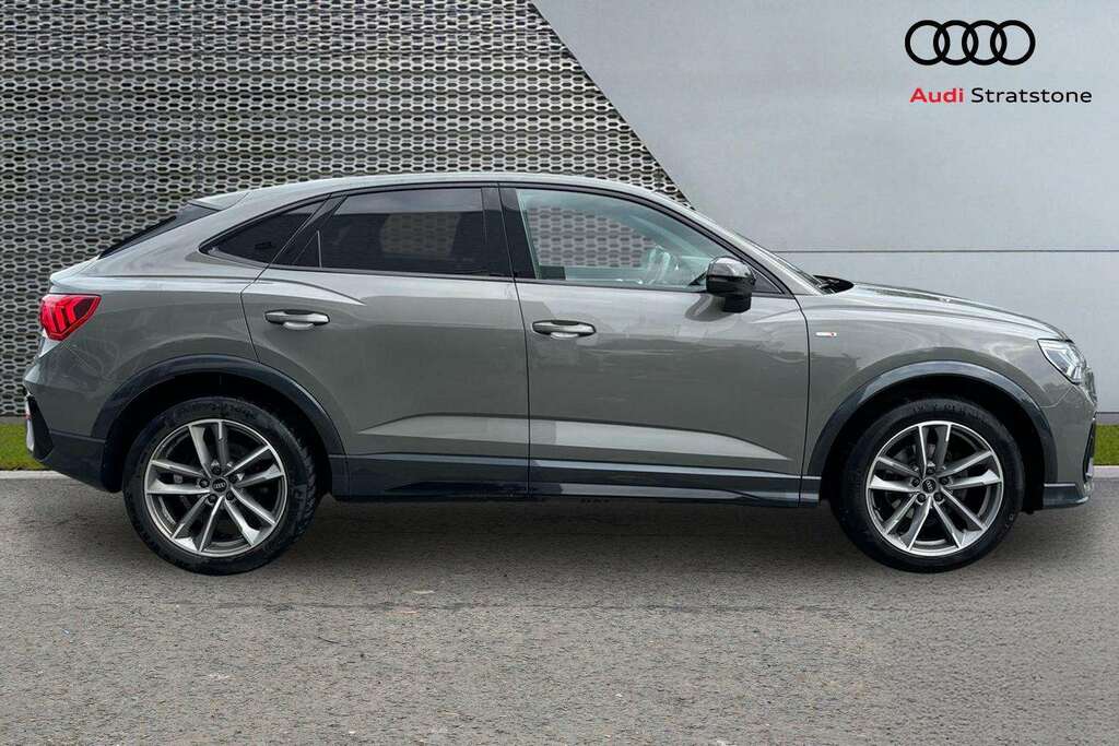 Audi Q3 35 Tfsi Black Edition S Tronic 2023 MV23ZTE Grey #4