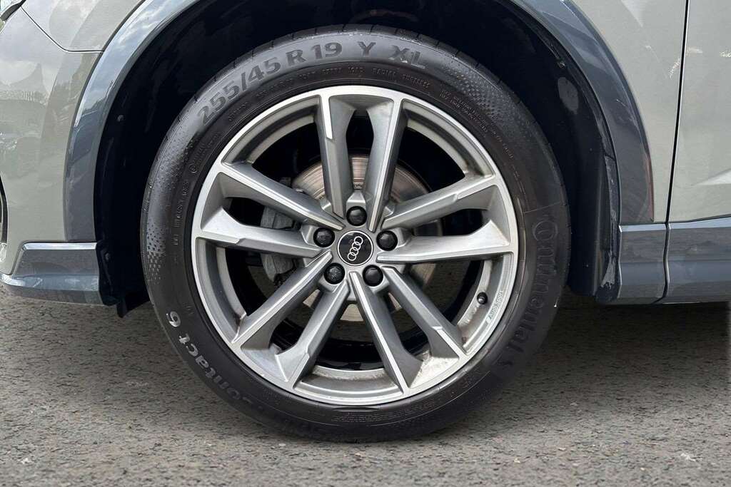 Audi Q3 35 Tfsi Black Edition S Tronic 2023 MV23ZTE Grey #5