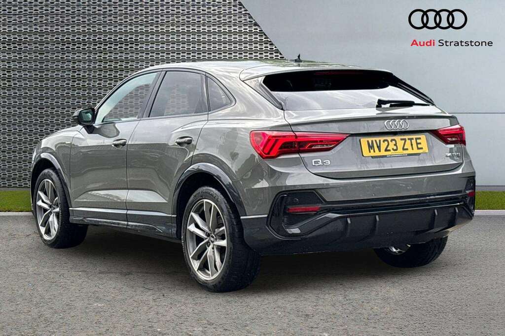 Audi Q3 35 Tfsi Black Edition S Tronic 2023 MV23ZTE Grey #3