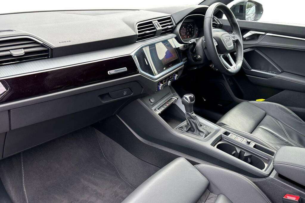 Audi Q3 35 Tfsi Black Edition S Tronic 2023 MV23ZTE Grey #2