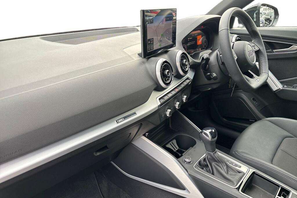 Audi Q2 35 Tfsi Black Edition S Tronic 2025 DY75VNH #2