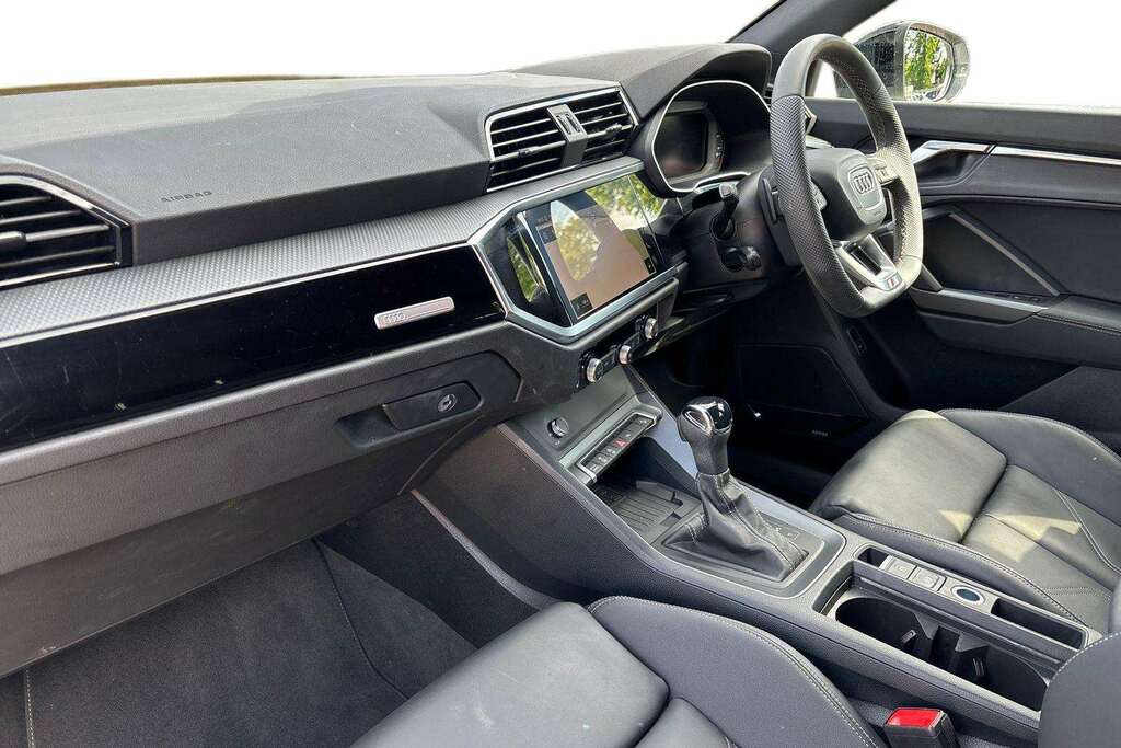 Audi Q3 35 Tfsi Black Edition S Tronic Tech Pack 202 LM75KME White #2