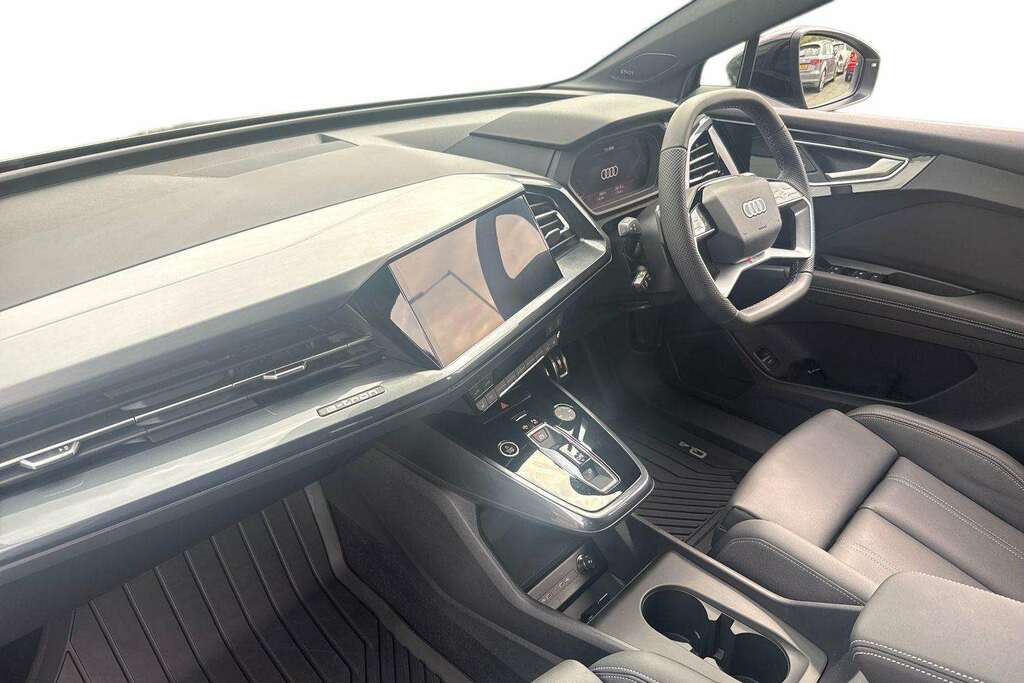 Audi Q4 E Tron 210Kw 45 82Kwh Black Edition 2026 Grey