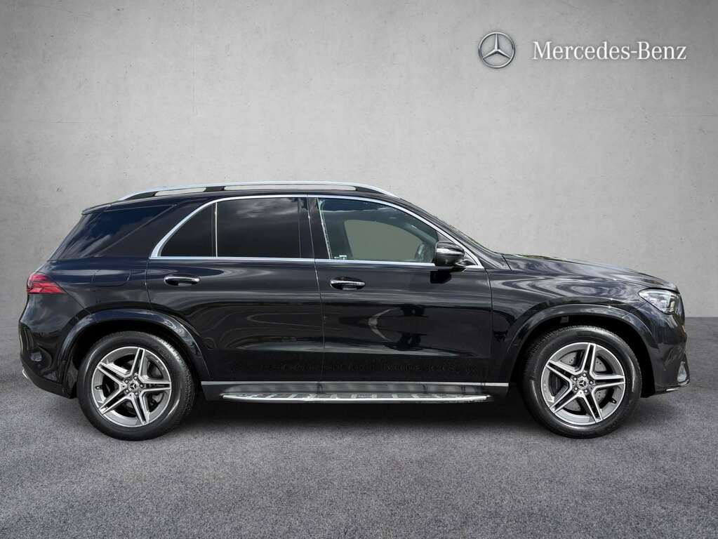 Mercedes-Benz GLE Class 450D 4Matic Amg Line 9G-tronic 7 Seat 2023 Black #4