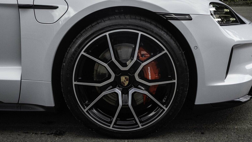 Porsche Taycan 4S Black Edition 2026 MT26XCD Grey #5