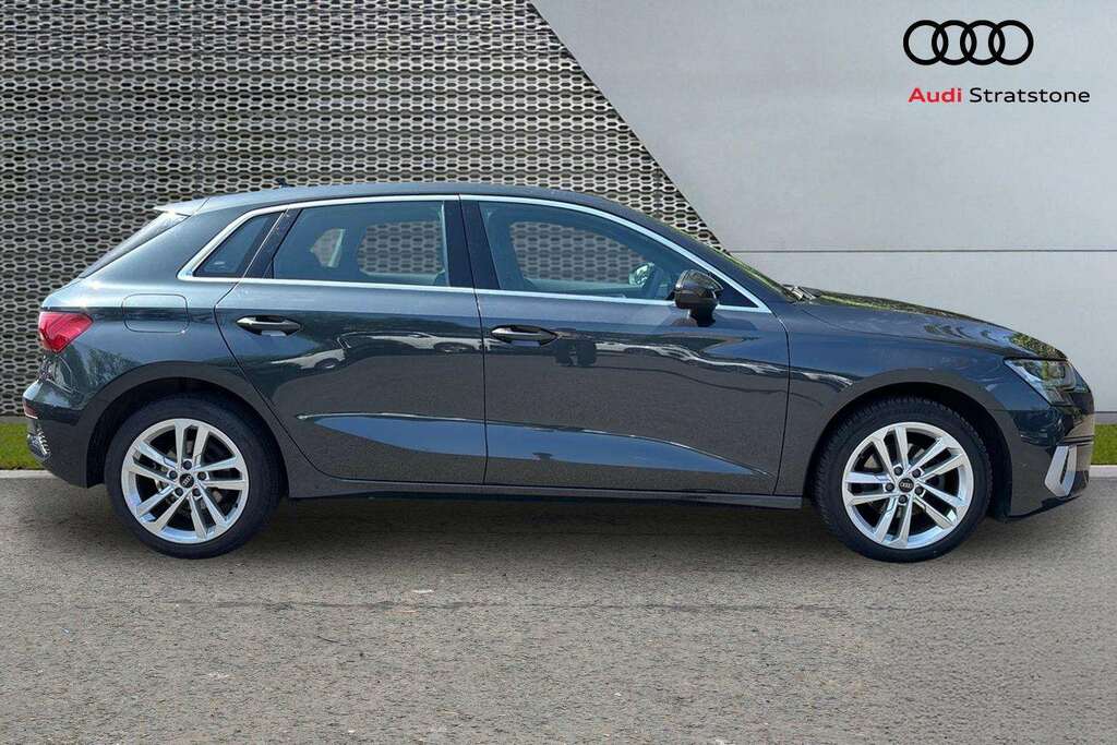Audi A3 30 Tfsi Sport 2023 FV23JWW Grey #4
