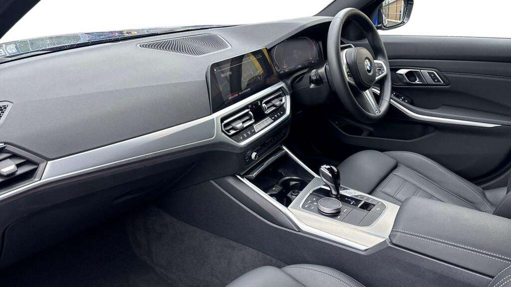 BMW 3 Series 318I M Sport Step 2022 HN22ENY Blue #5