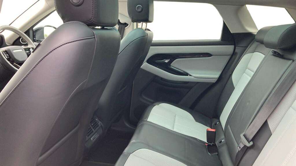 Land Rover Range Rover Evoque 2.0 D200 Dynamic Hse 2024 KP74WGG Grey #4
