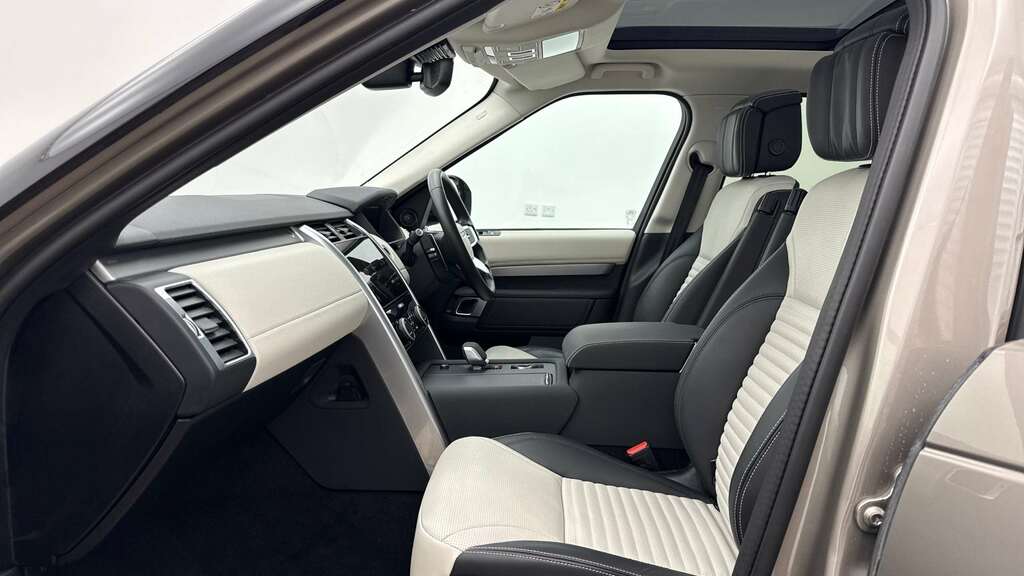 Land Rover Discovery 3.0 D350 Dynamic Hse 2024 KS74XSL Brown #3