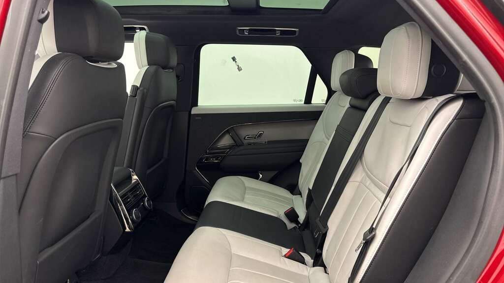 Land Rover Range Rover Sport 3.0 D300 Dynamic Se 2024 KM74EKV Red #4