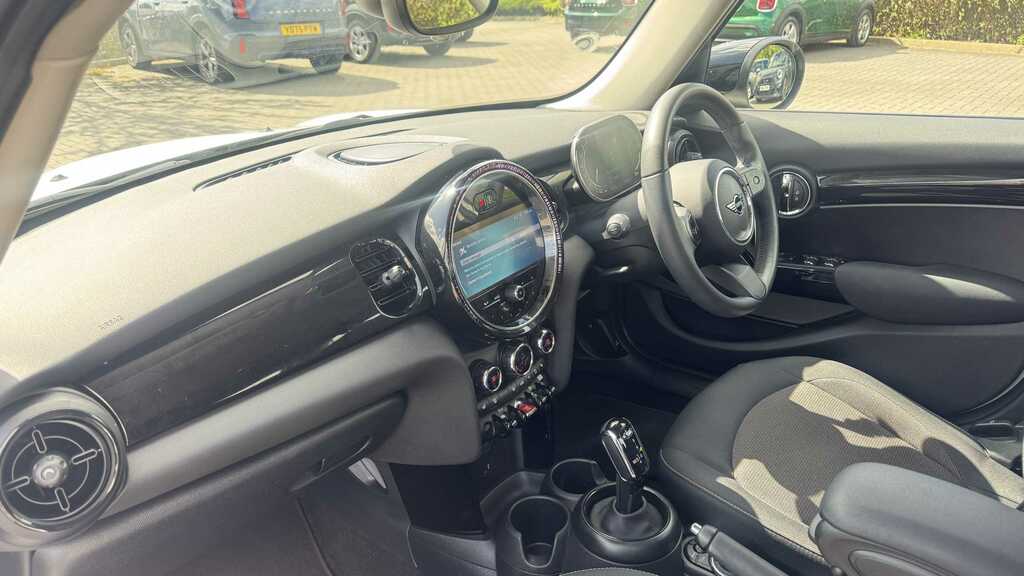 Mini Hatch 1.5 Cooper Classic Premium 2023 YC23JUW White #5